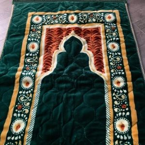 Paded prayer rug